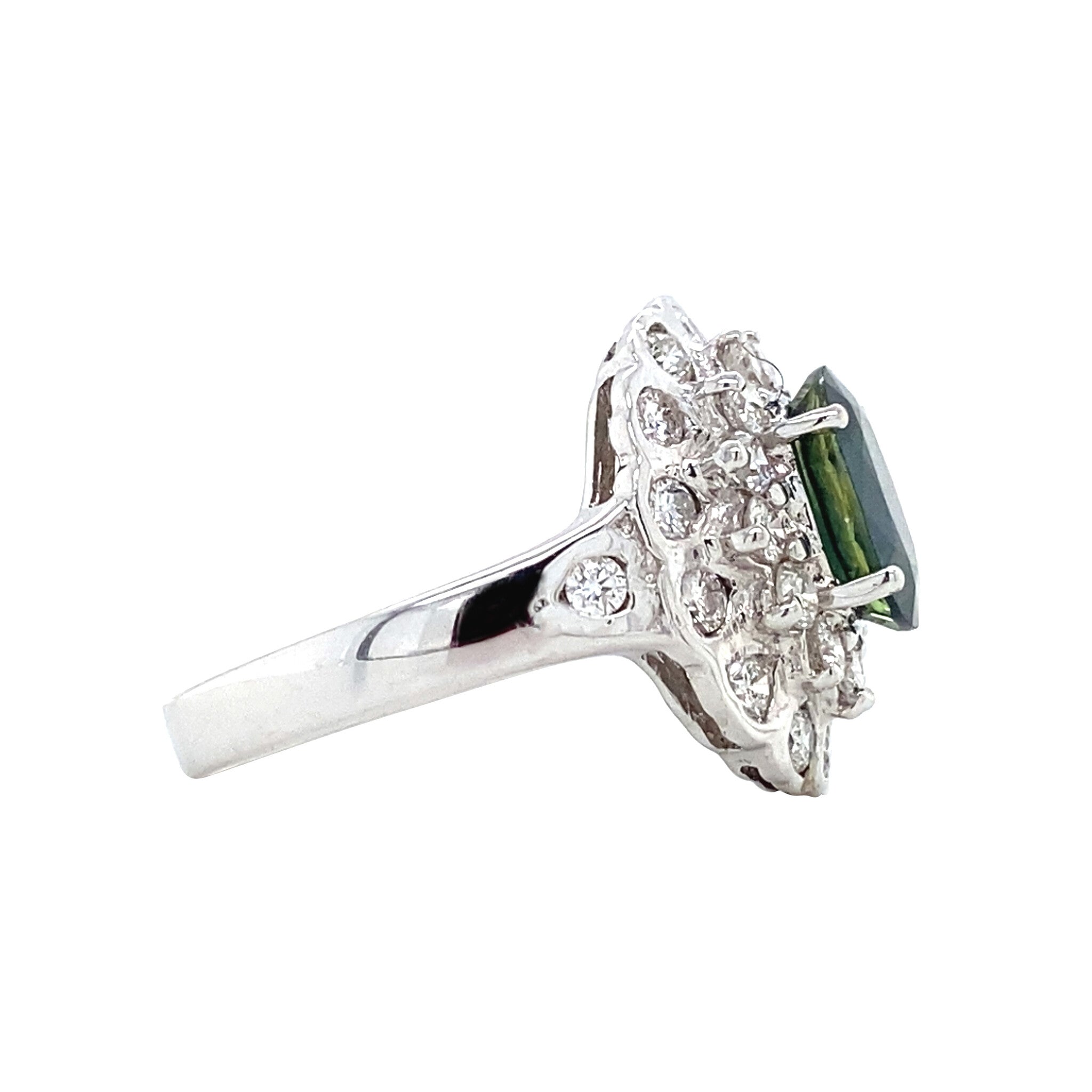 White gold vintage entourage ring with sapphire and diamond 18 kt