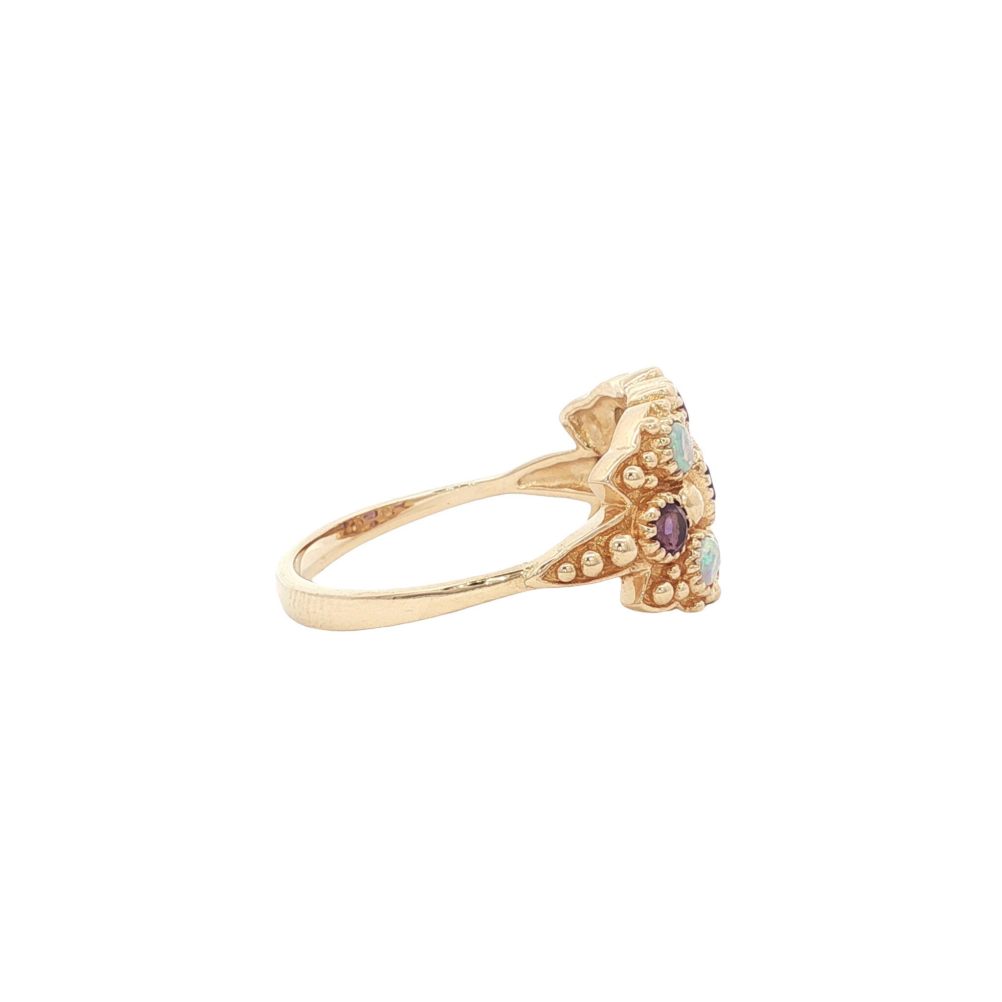 14 kt gold ring with amethyst and opal
