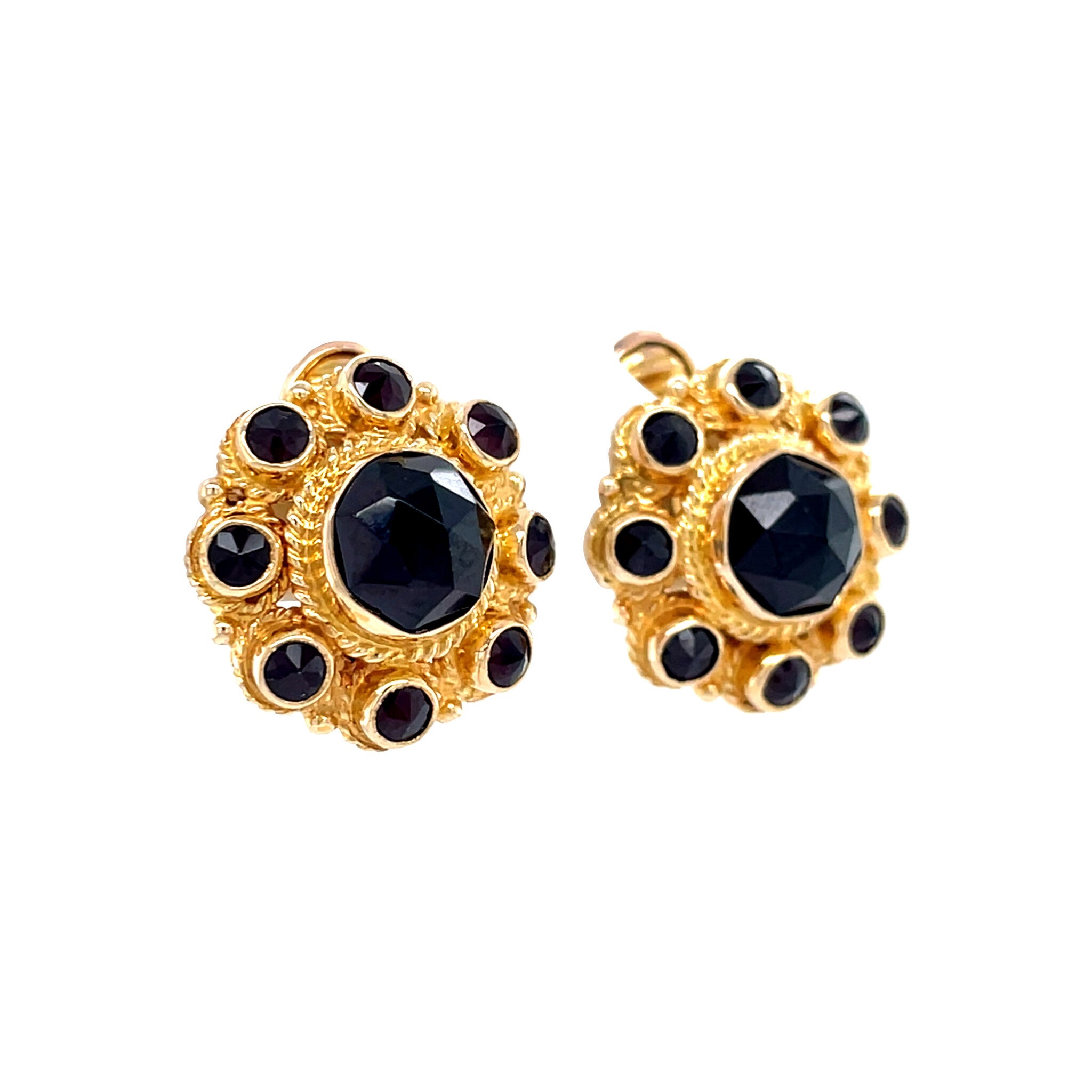 Vintage gold entourage clip-on earrings with garnet, 14 kt