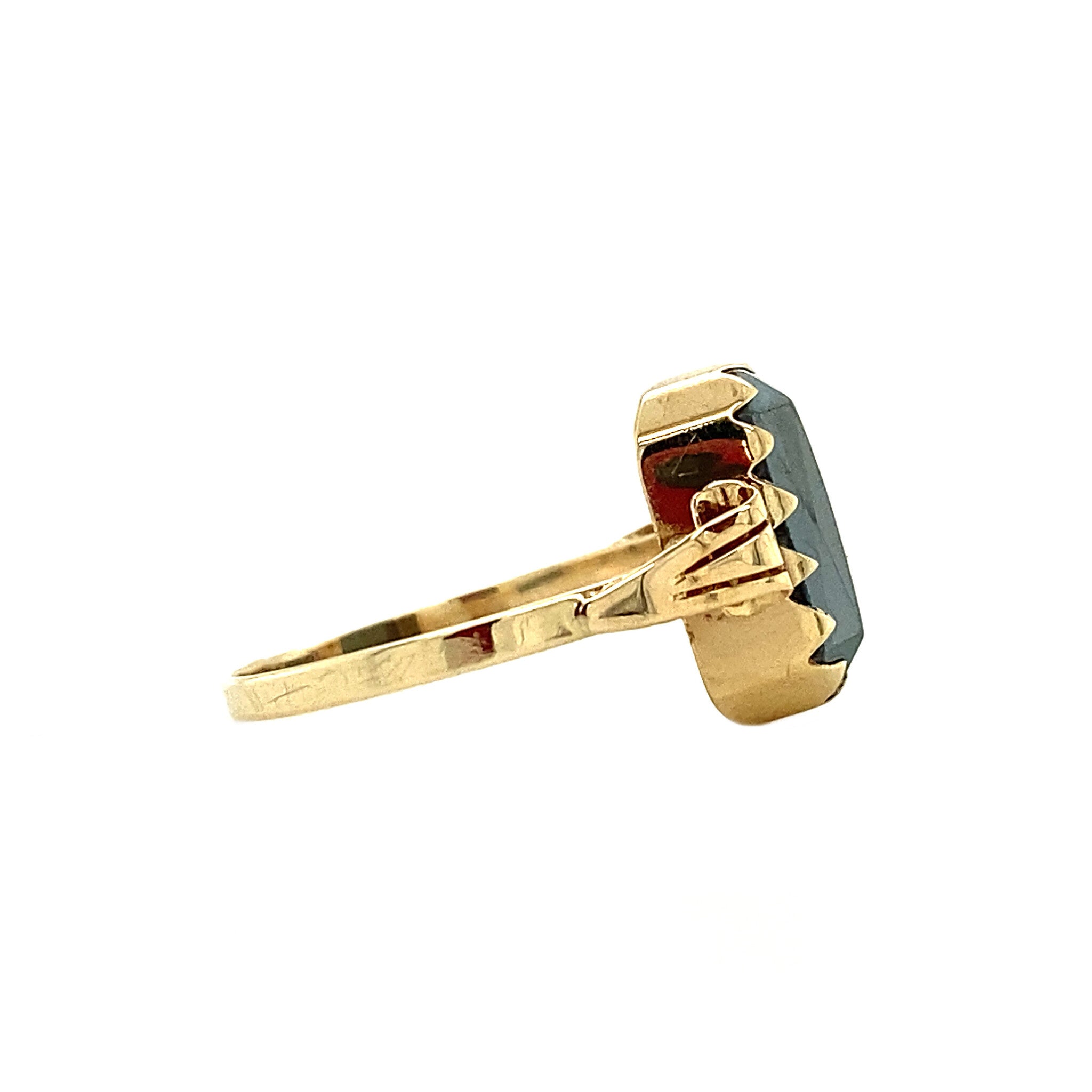Gold ring with hematite, 14 kt