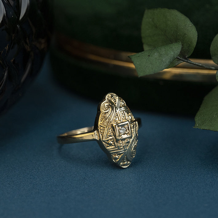 14 kt gold ring with diamond