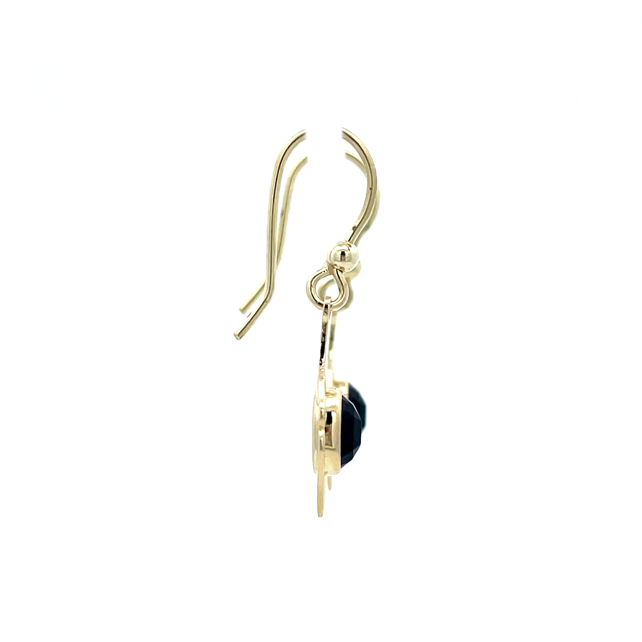 Vintage 14 kt gold dangle earrings with garnet