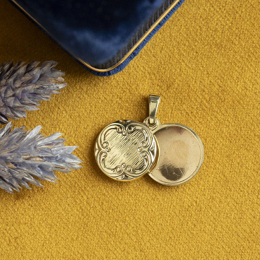 Vintage gold locket with engraving, 14 kt