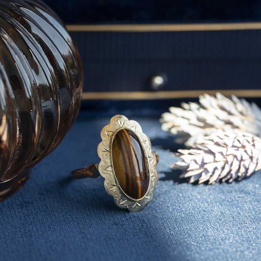 Gold vintage ring with tiger's eye 14 kt