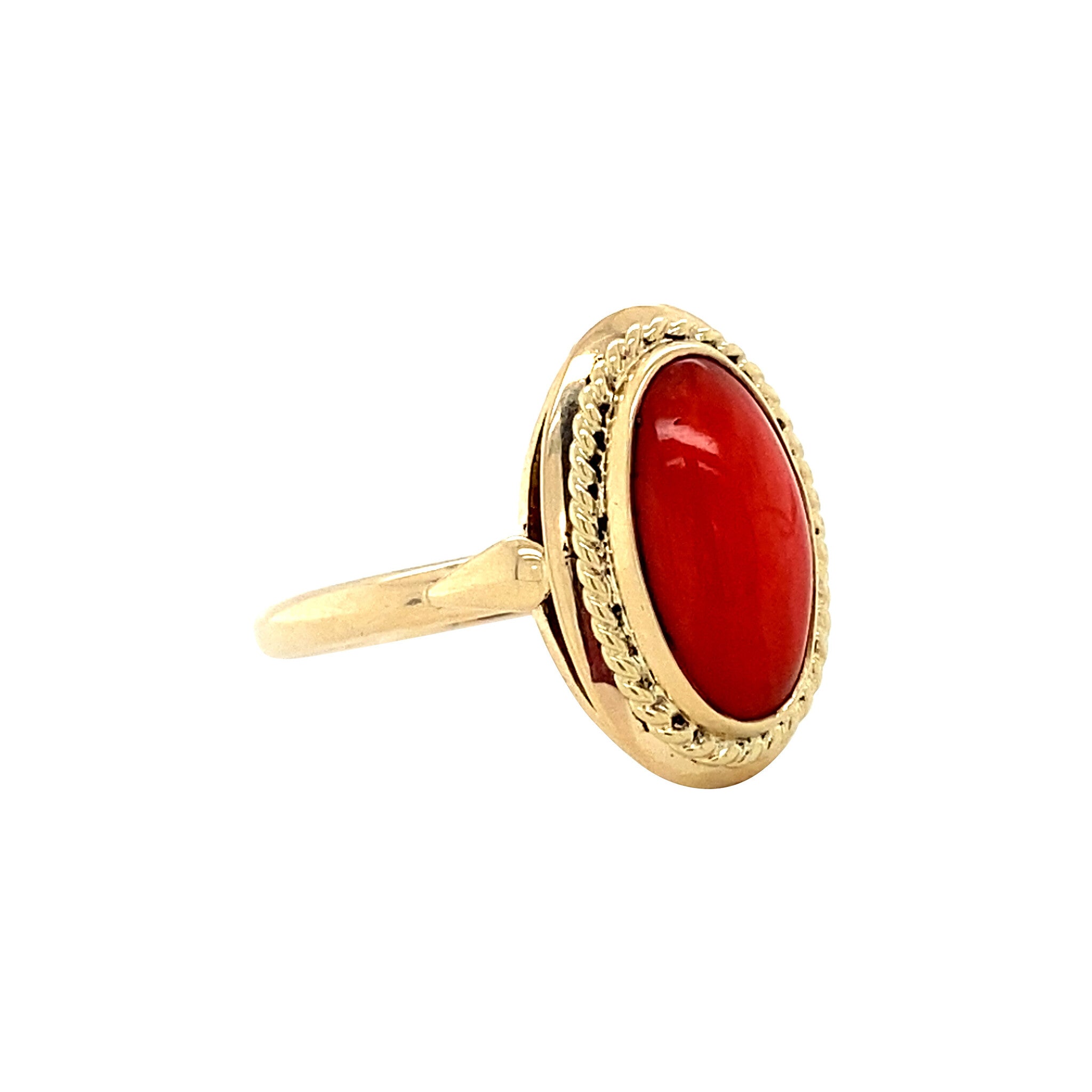 Gouden vintage ring met bloedkoraal 14 krt