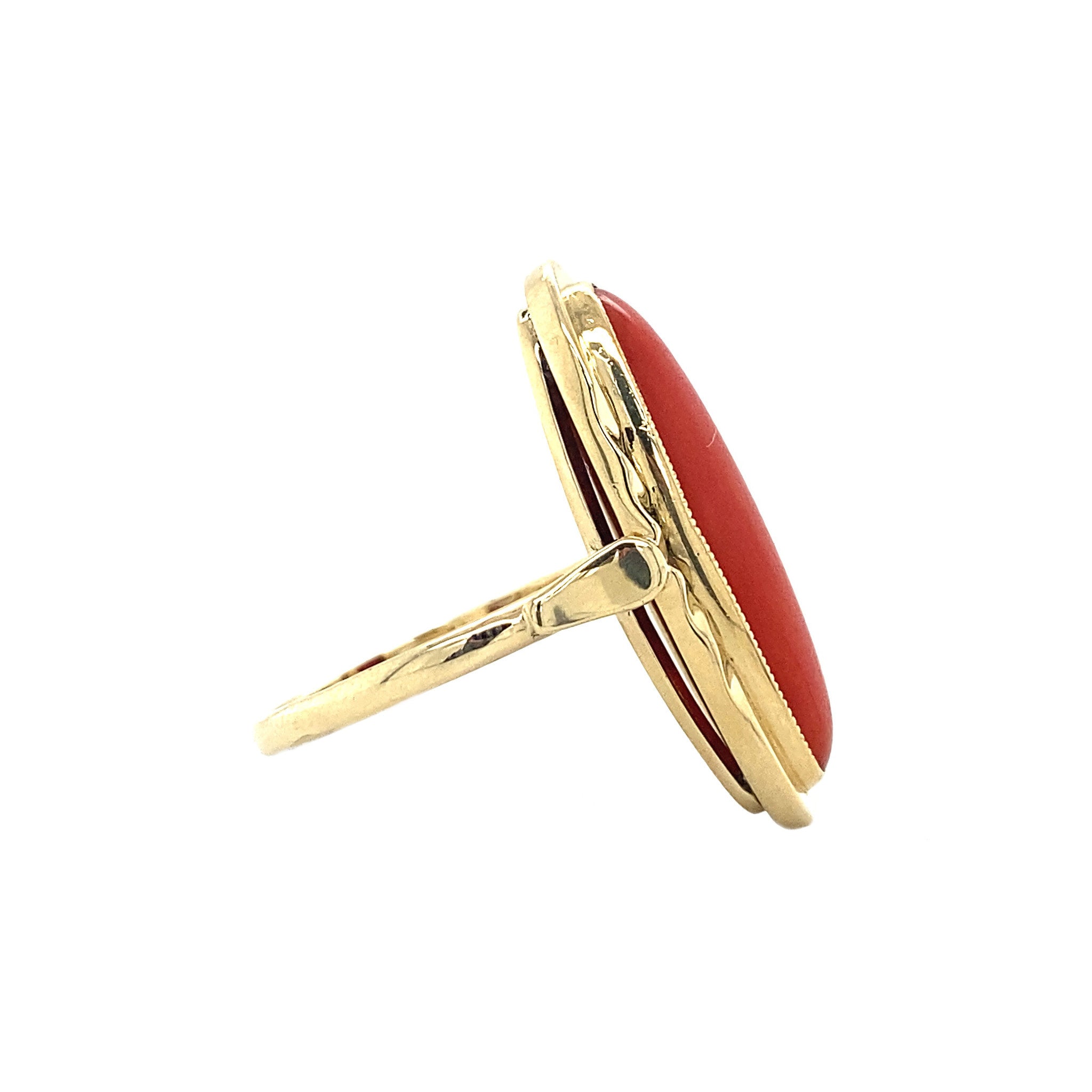Gold ring with blood coral 14 kt