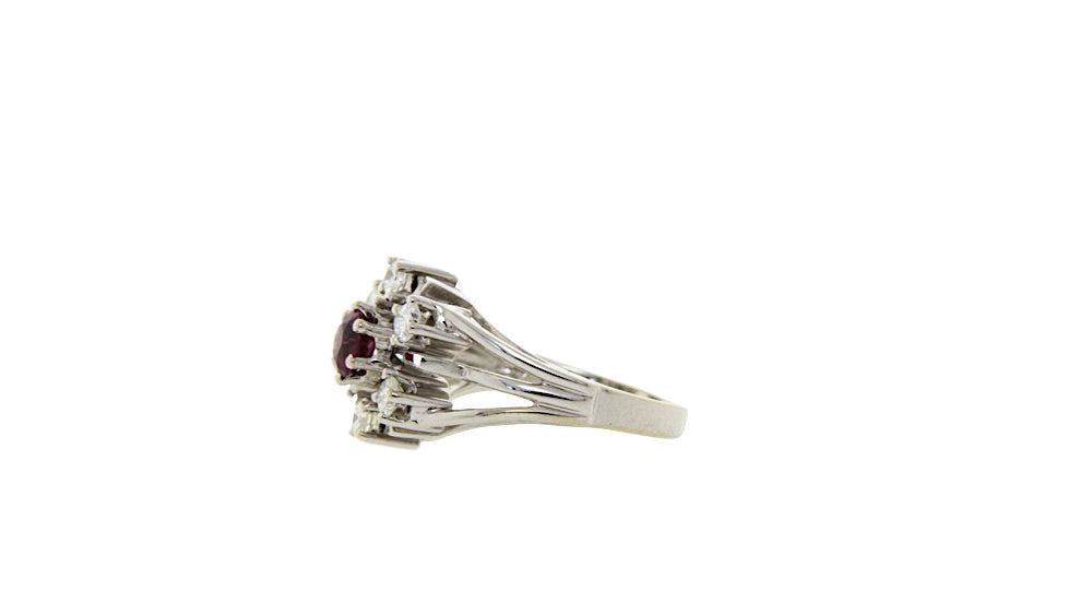 White gold ring with ruby and diamond, 14 kt