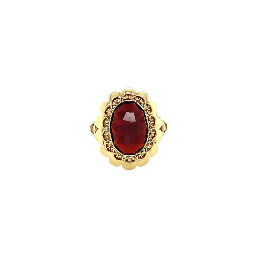 14 kt gold ring with garnet