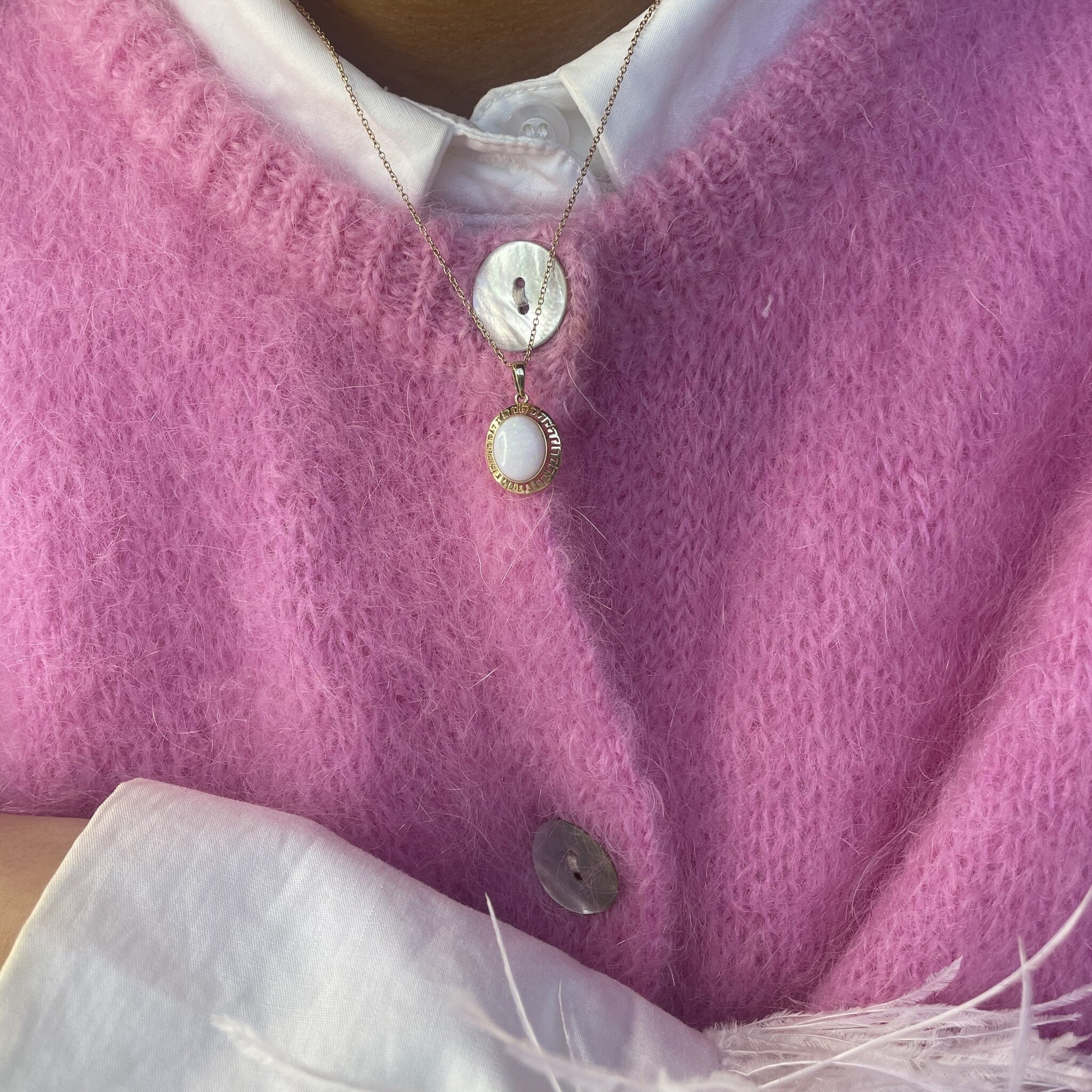 Gouden hanger met opaal 14 krt