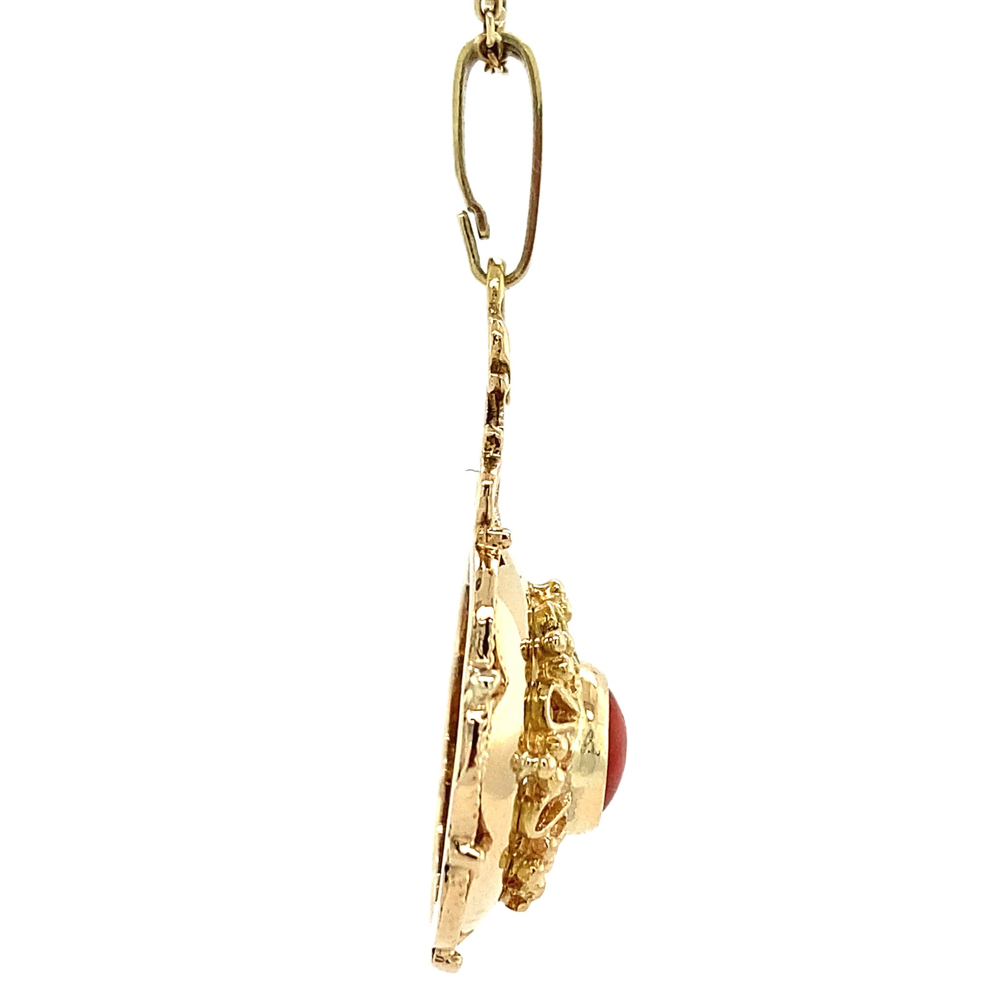 Golden pendant with blood coral 14 kt