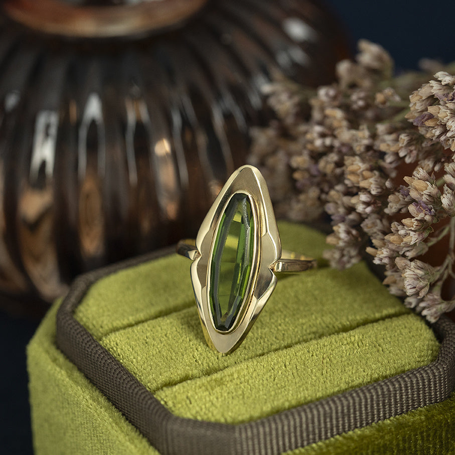 Vintage gold ring with spinel, 14 kt
