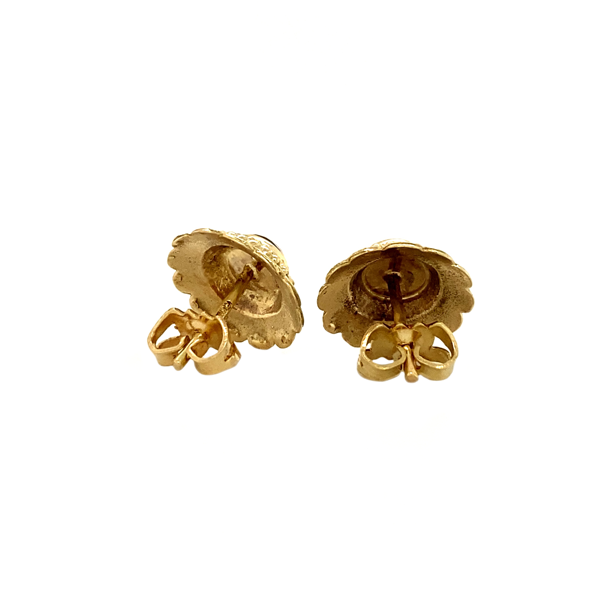 Gouden oorstekers met granaat 14 krt