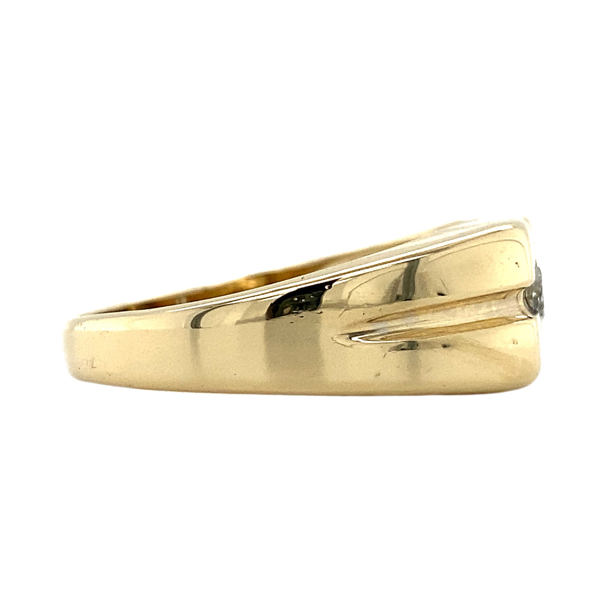 14 kt gold ring with diamond