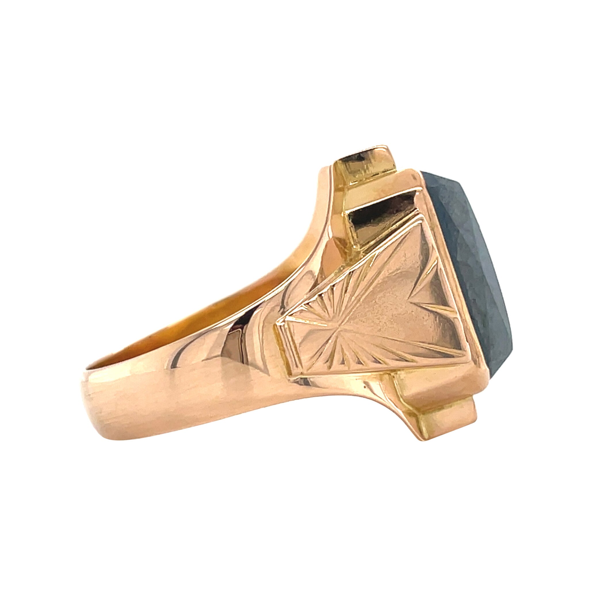 Gold vintage ring with hematite 18 kt