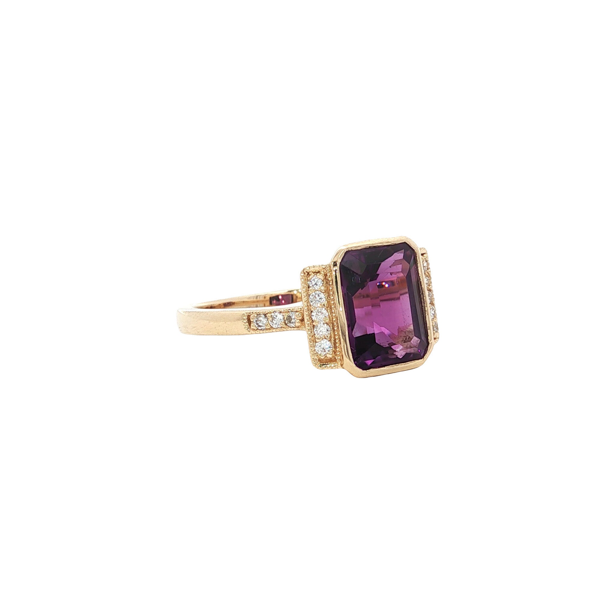 Gold ring with amethyst and diamond 14 kt