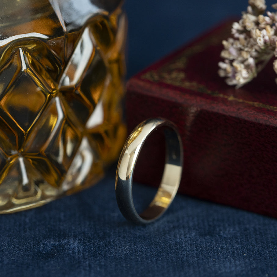 Vintage smooth gold wedding band 14 kt