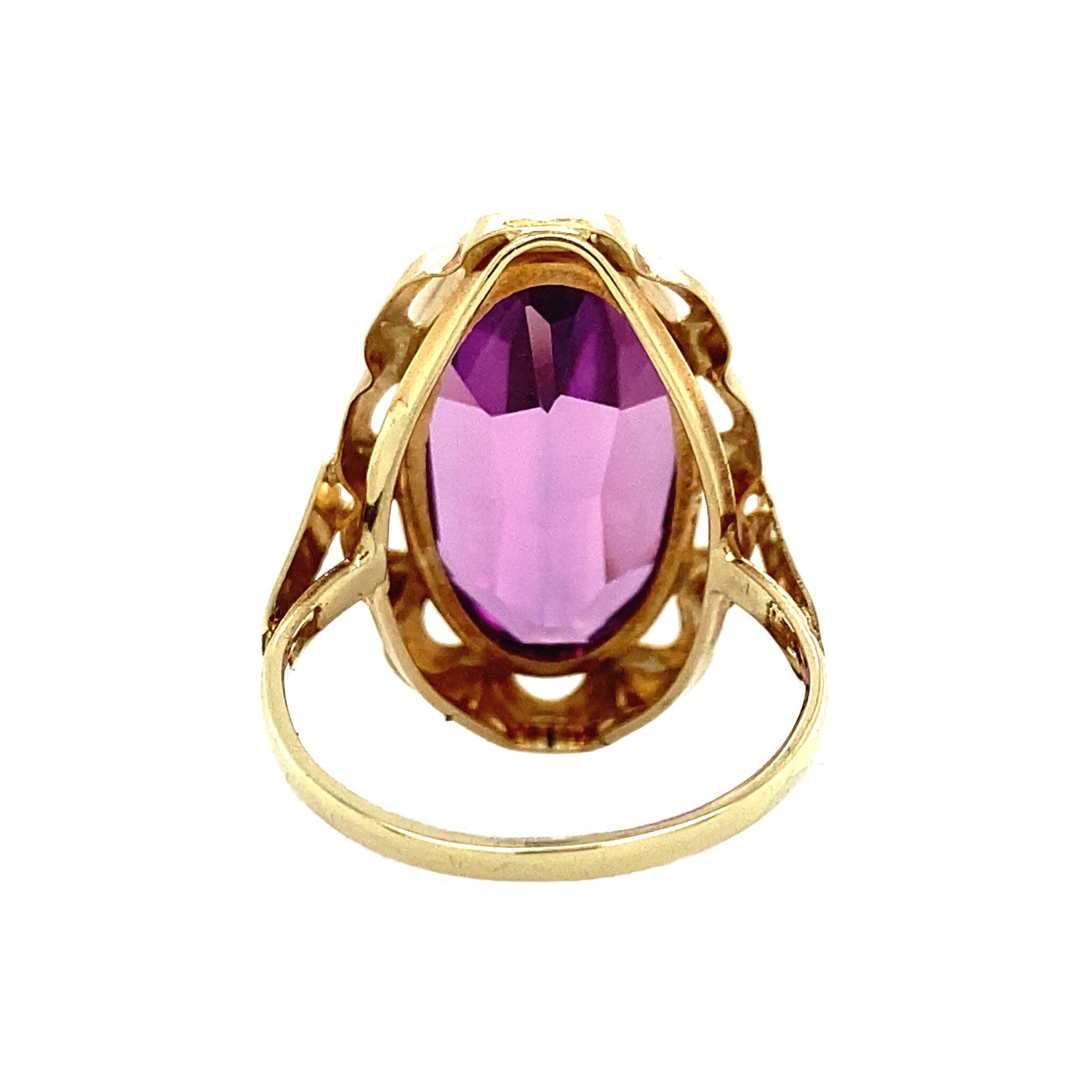 14 kt gold ring with purple sapphire