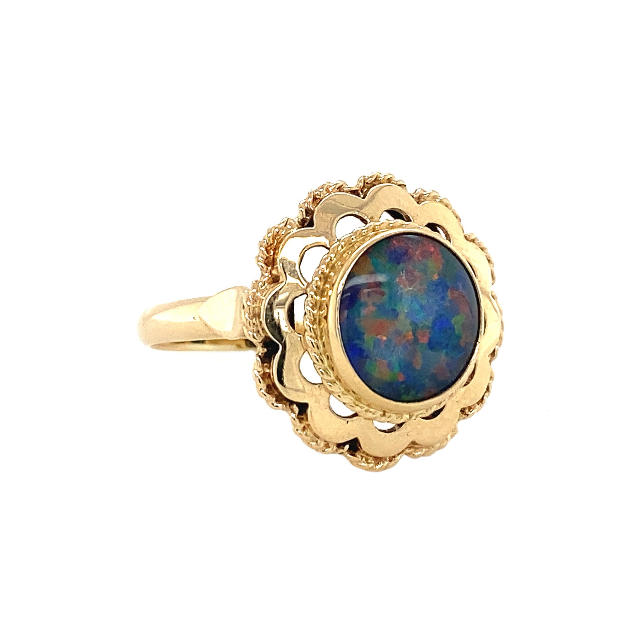 Gold ring with opal triplet, 14 kt