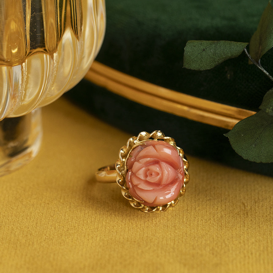 Golden vintage rose ring with angel skin 20 kt