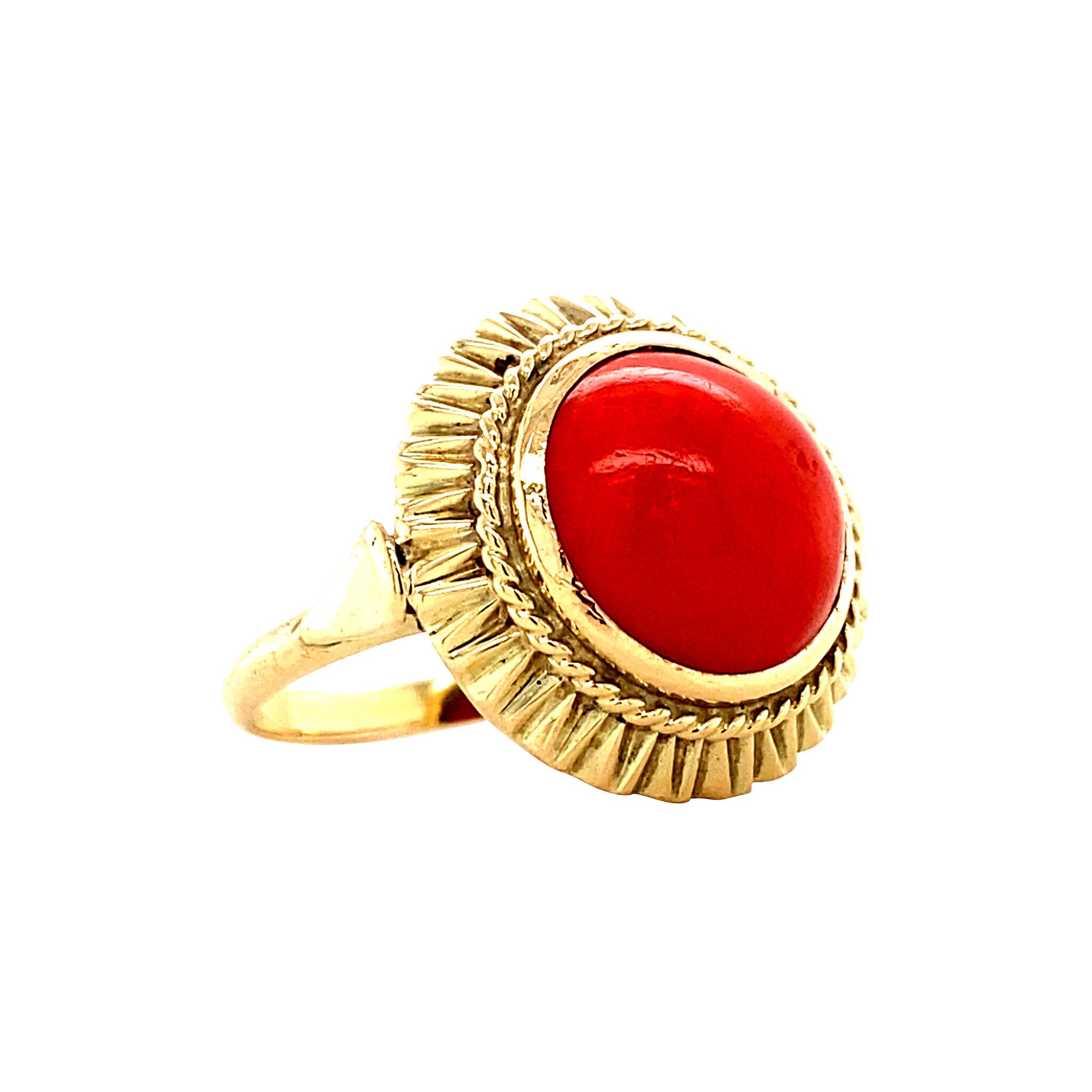Gold ring with blood coral 14 kt