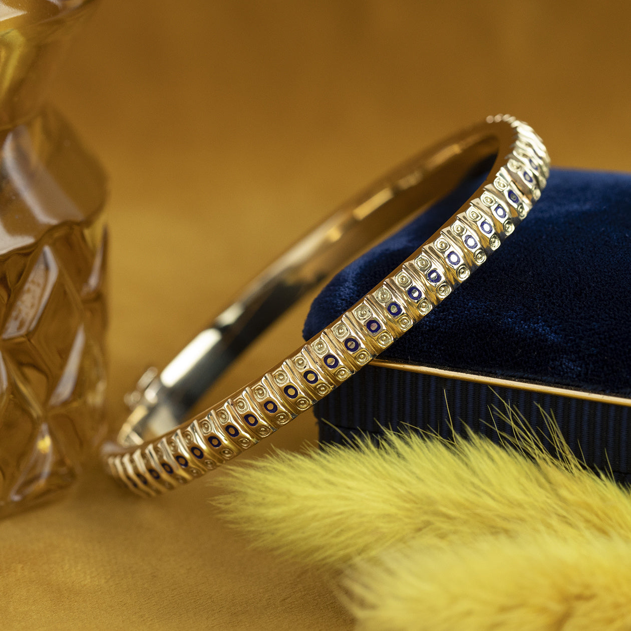 Vintage gouden bangle met emaille 14 krt