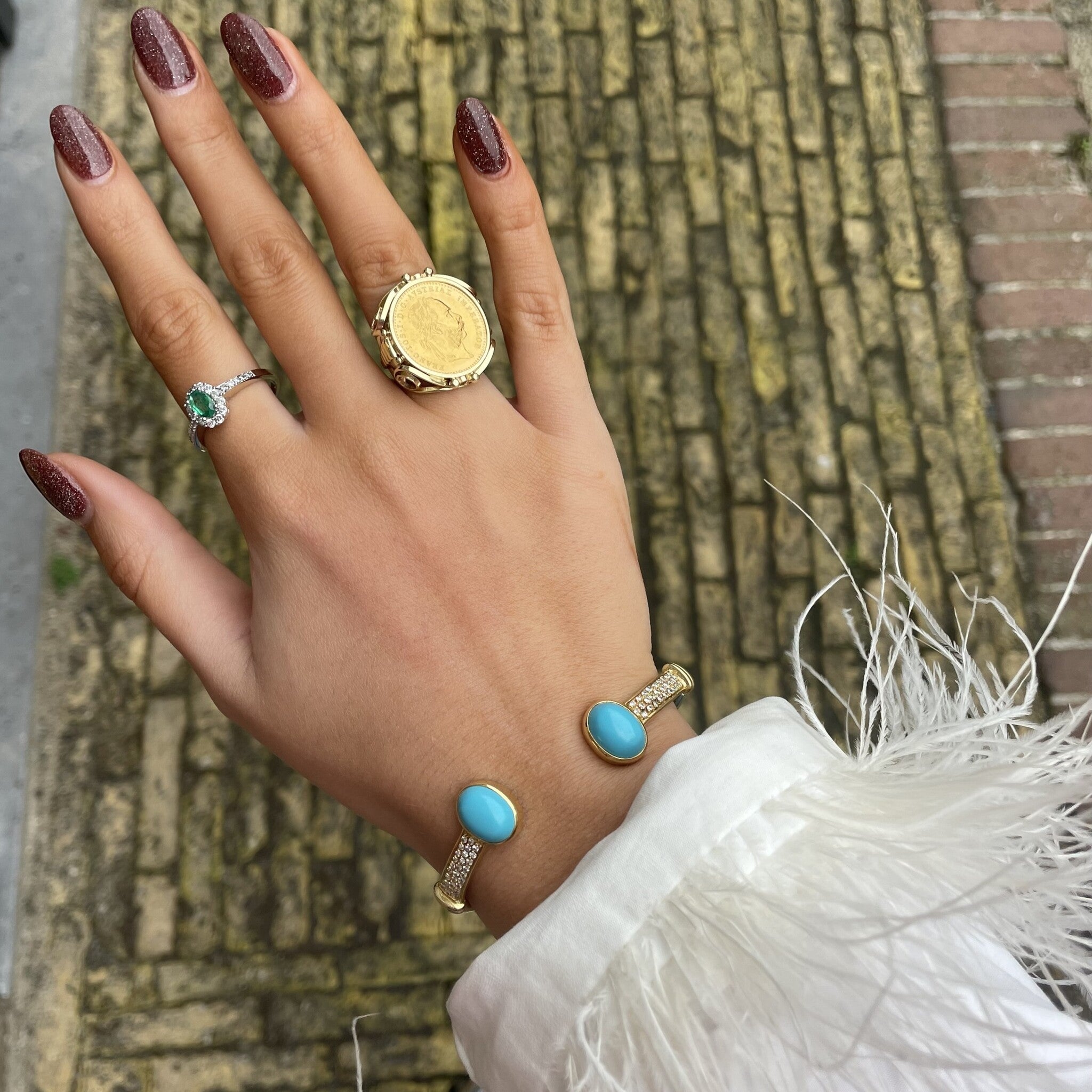 Gouden vintage bangle met keramiek en diamant 18 krt