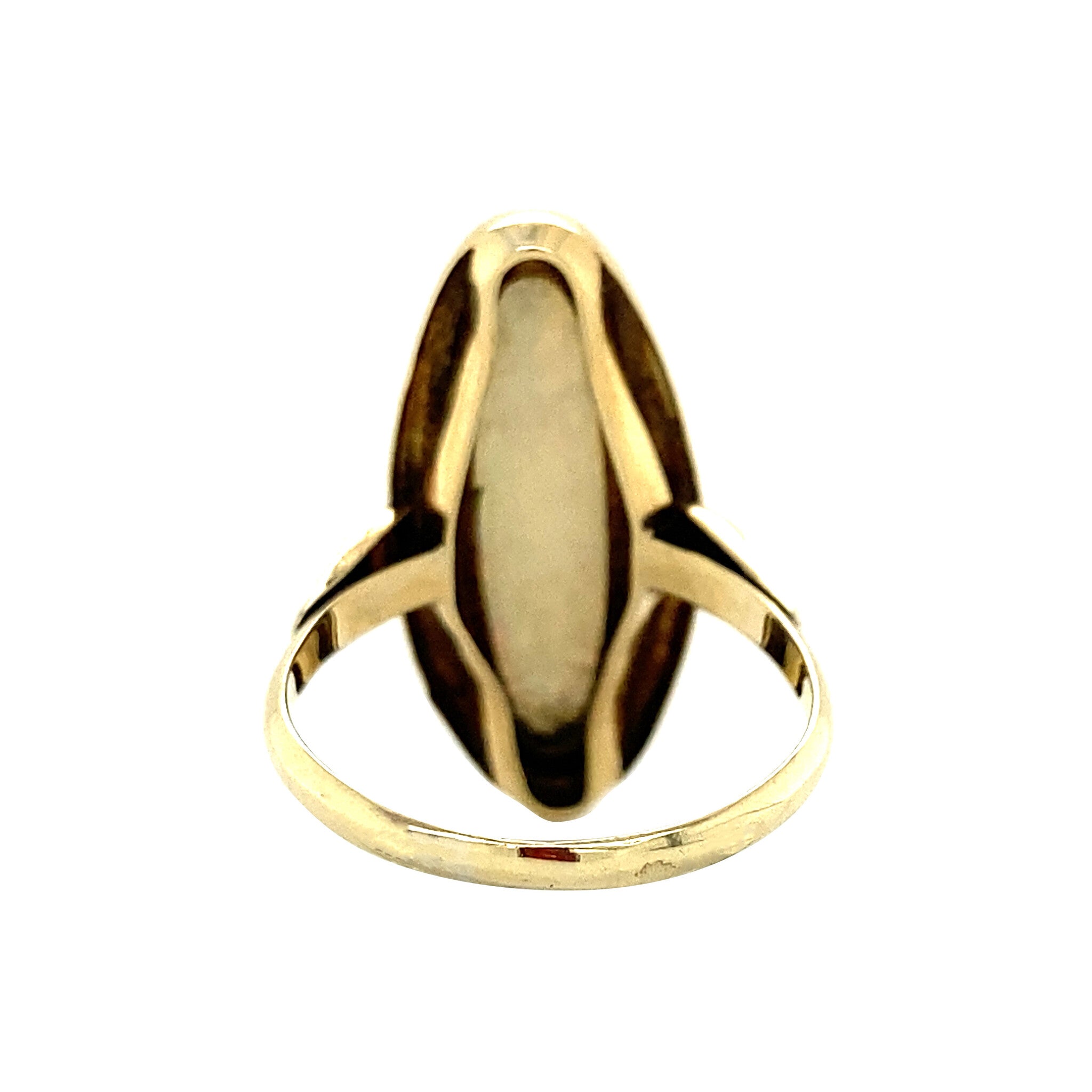 14 kt gold ring with opal