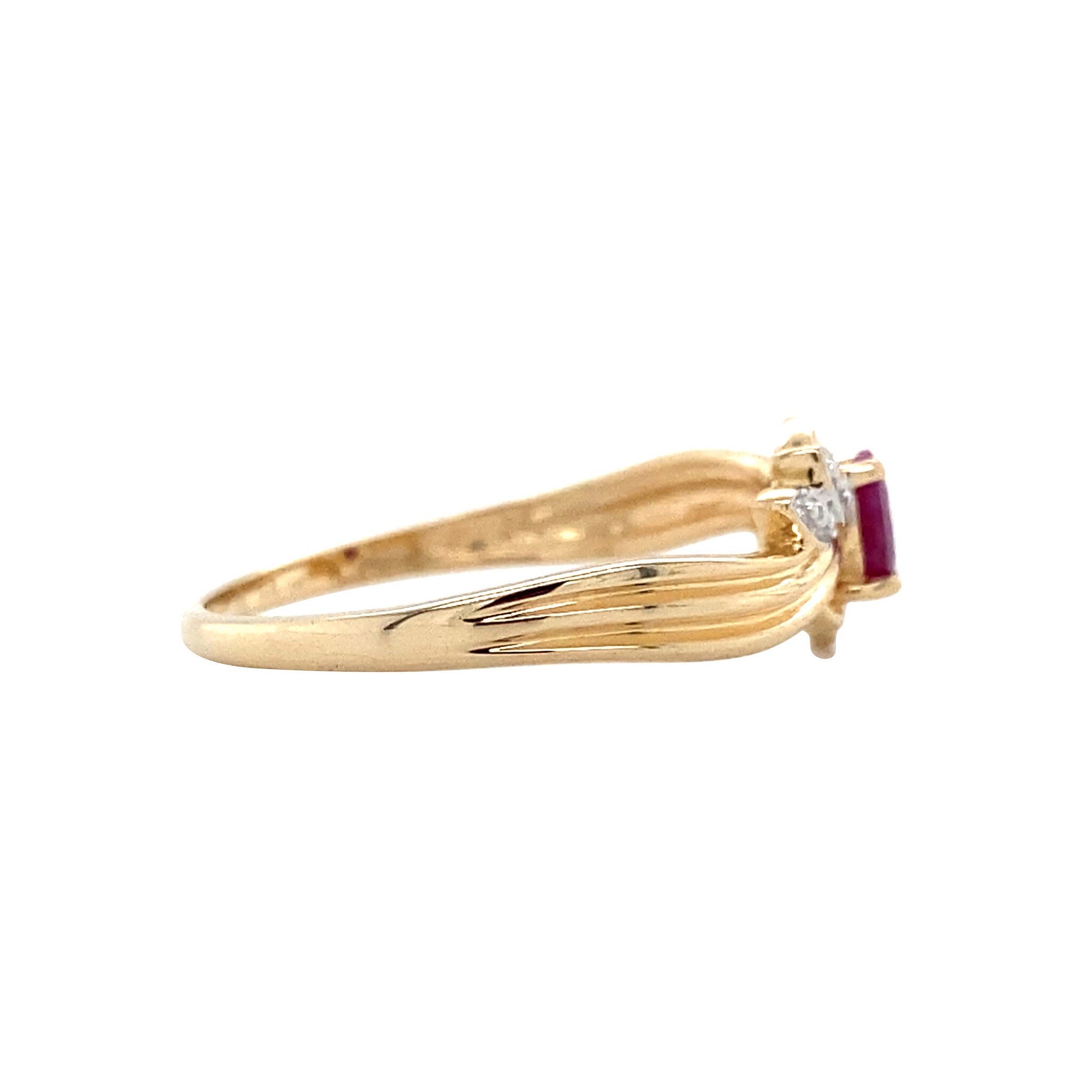 Vintage gold ring with ruby and diamond, 14 kt