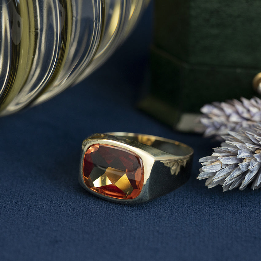 Vintage gold signet ring with sapphire, 14 kt