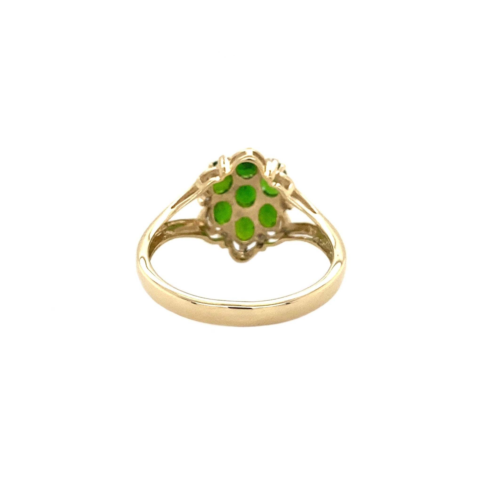 Entourage ring with emerald and diamond 9 krt