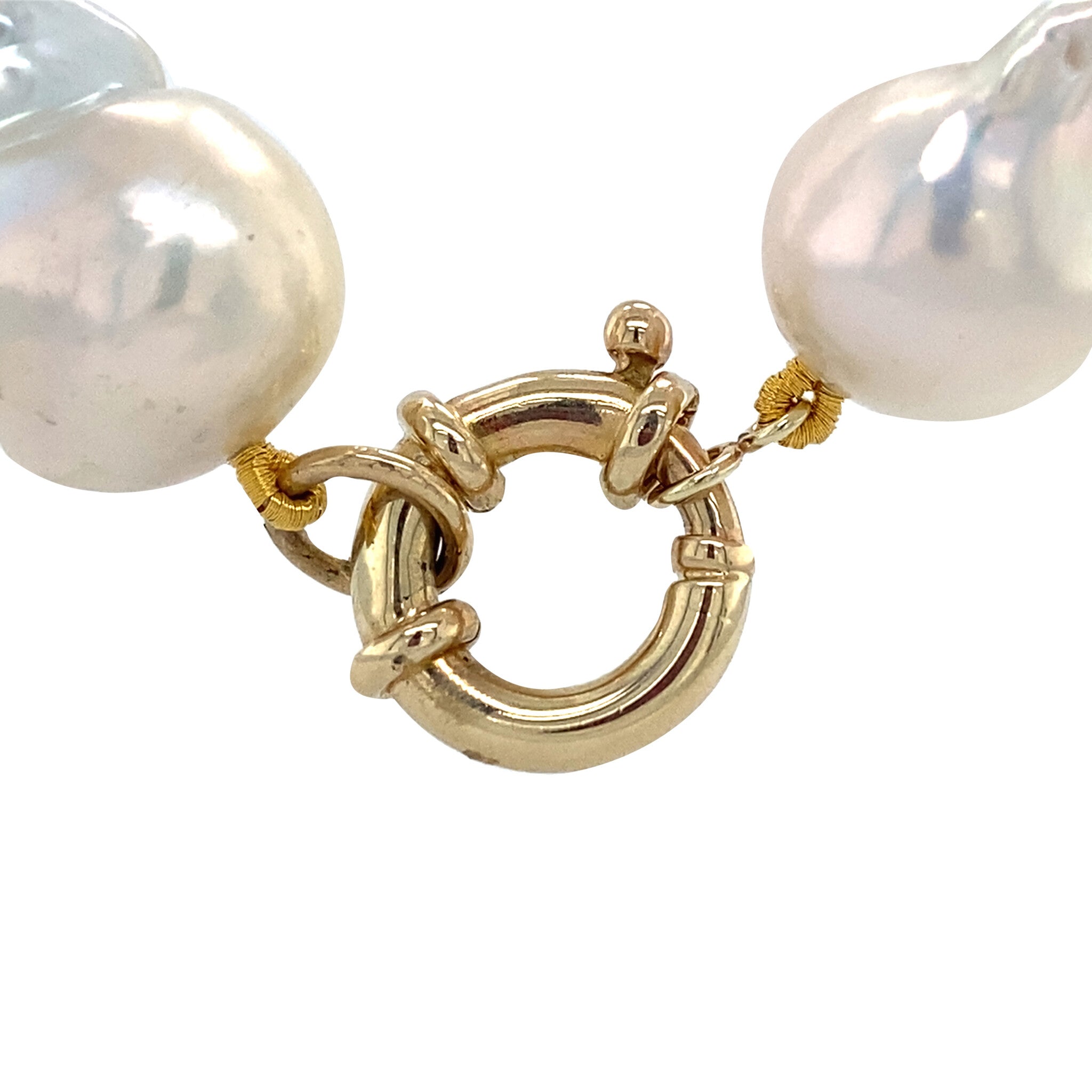 Vintage pearl necklace with gold clasp 14 kt