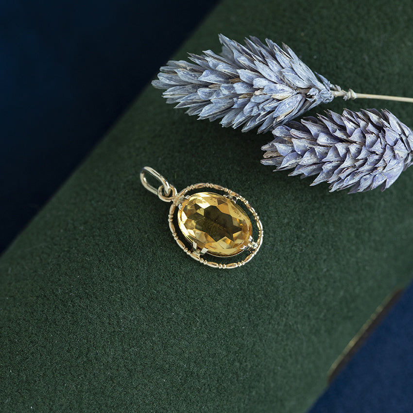 Vintage 14 kt gold pendant with citrine