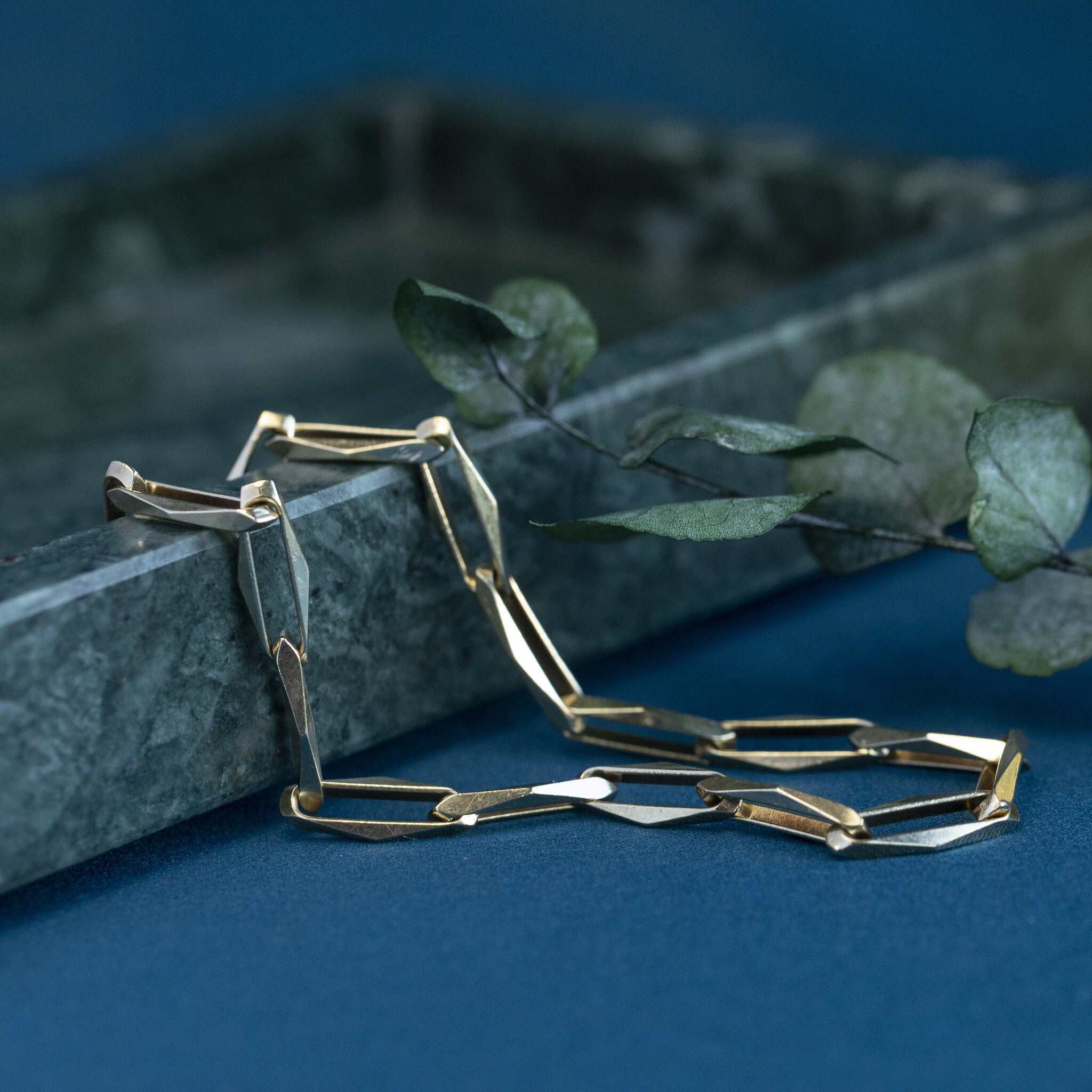 Golden closed for ever armband 14 krt