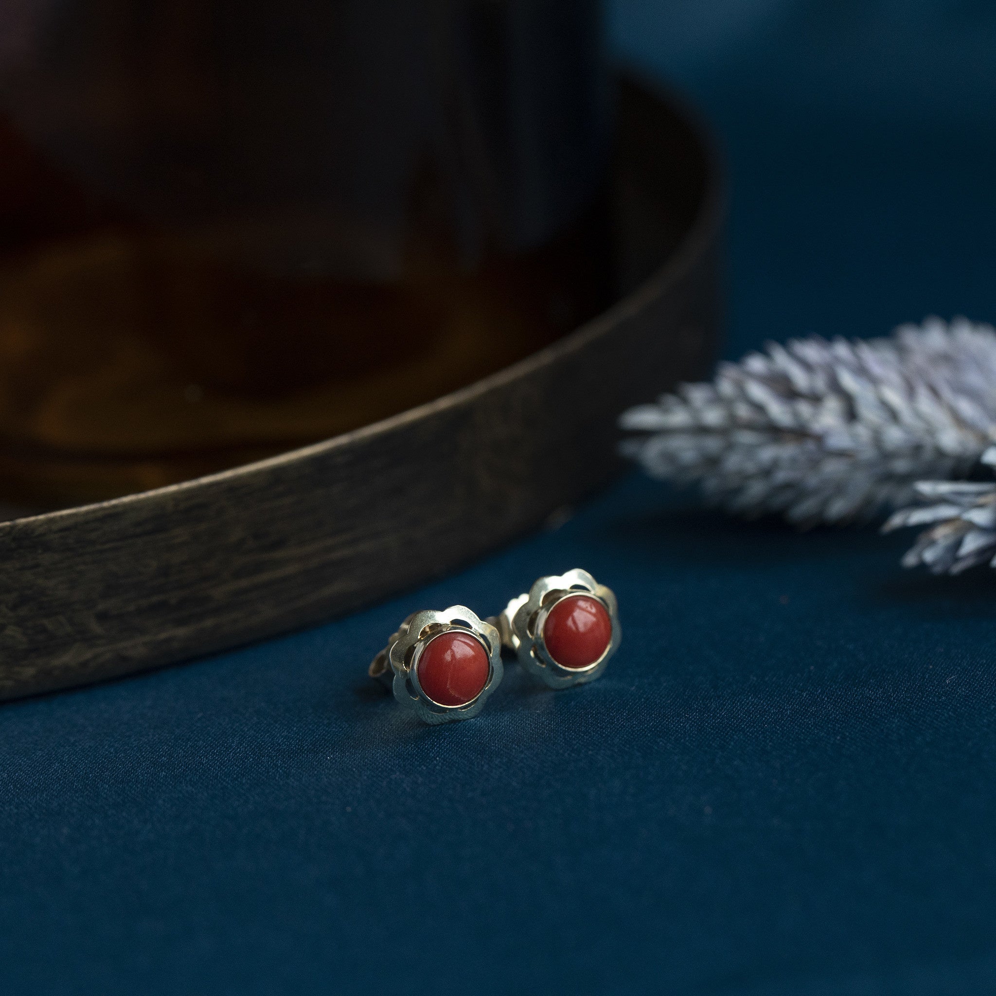 14 kt gold stud earrings with blood coral