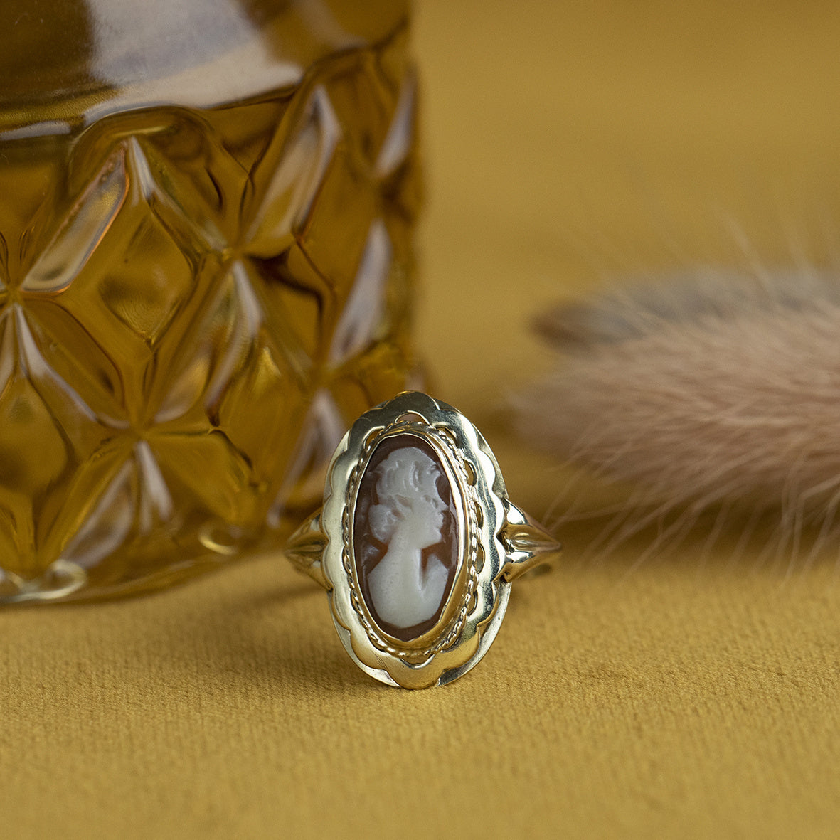 Ring met camee 8 krt