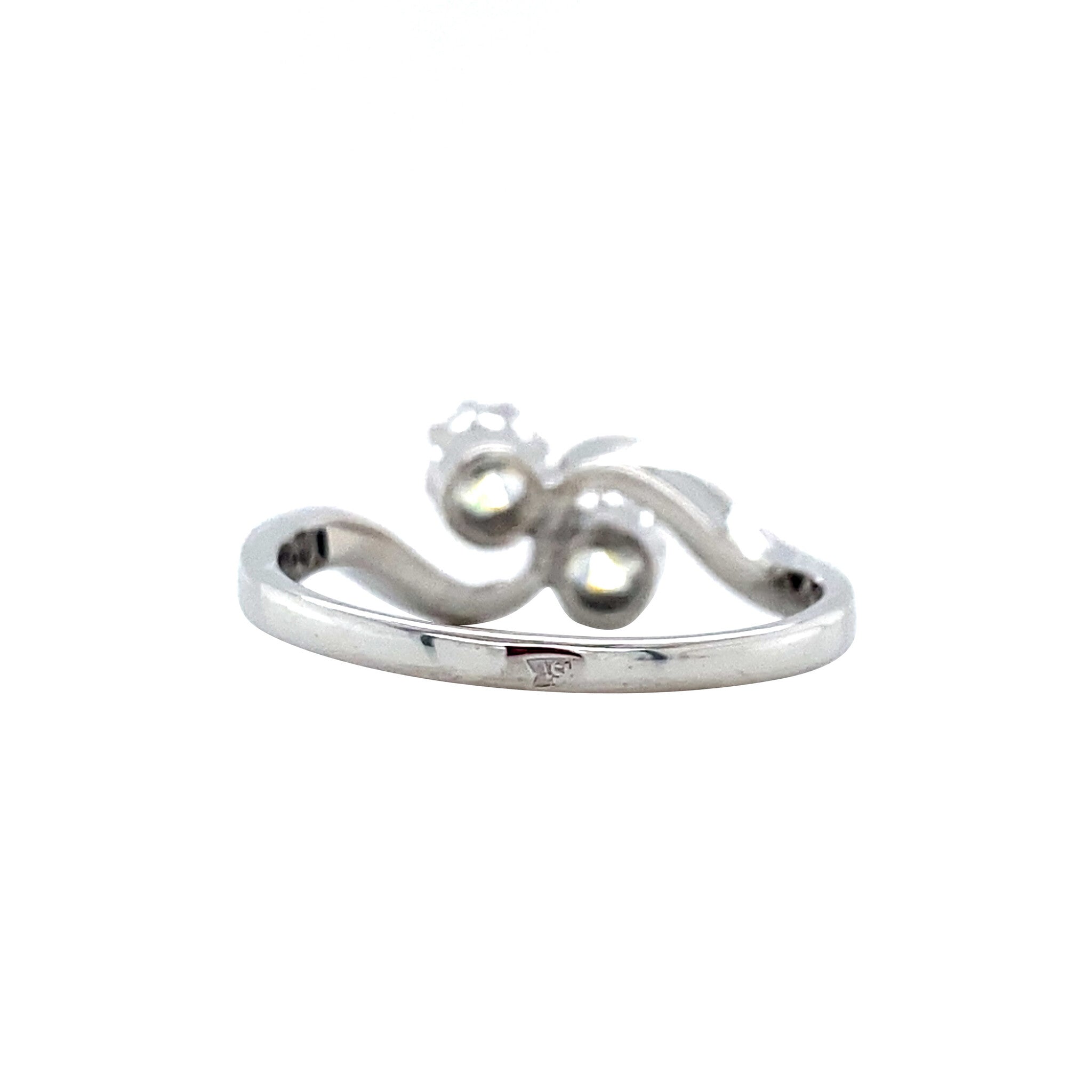 White gold signet ring with diamond 14 kt