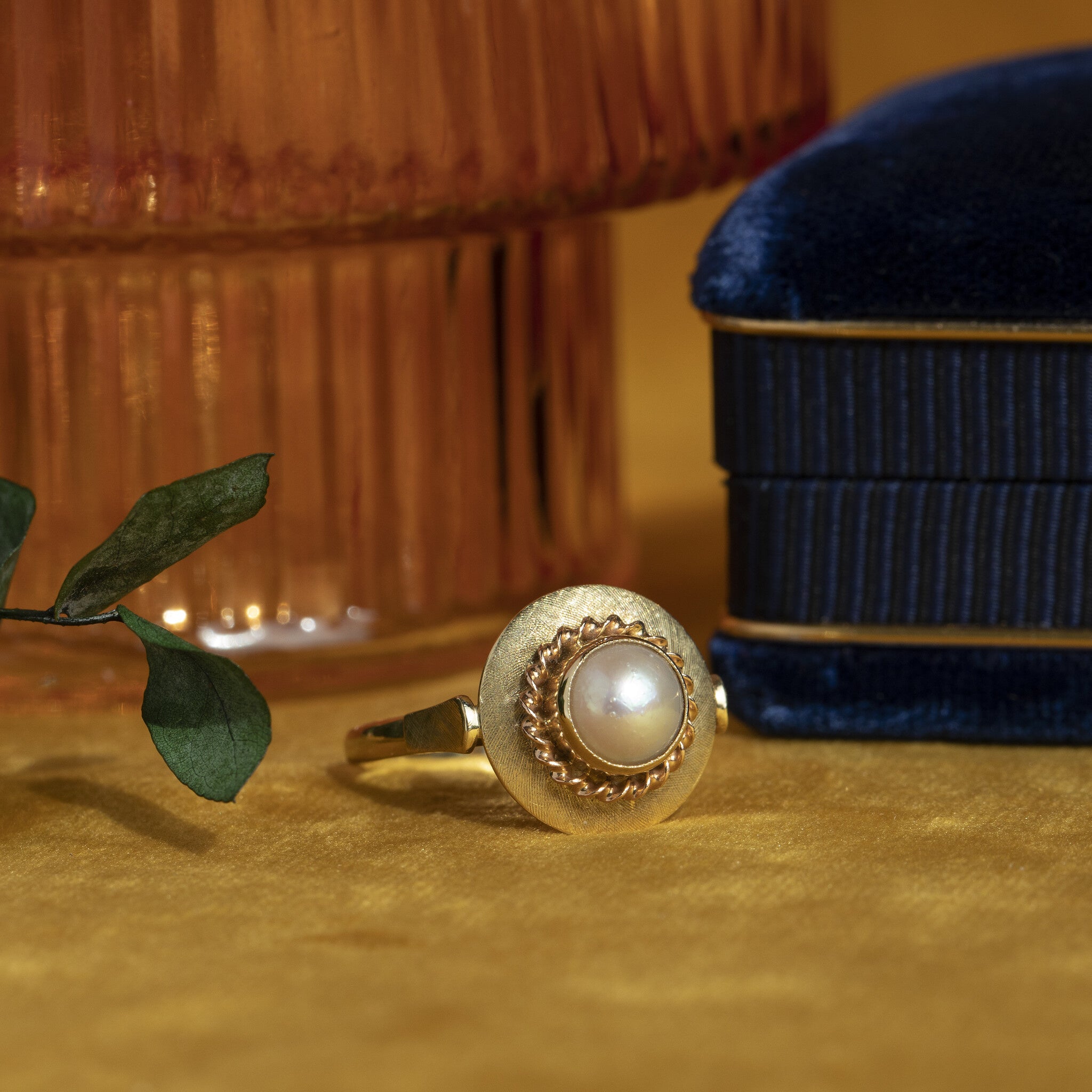 Gouden ring met parel 14 krt