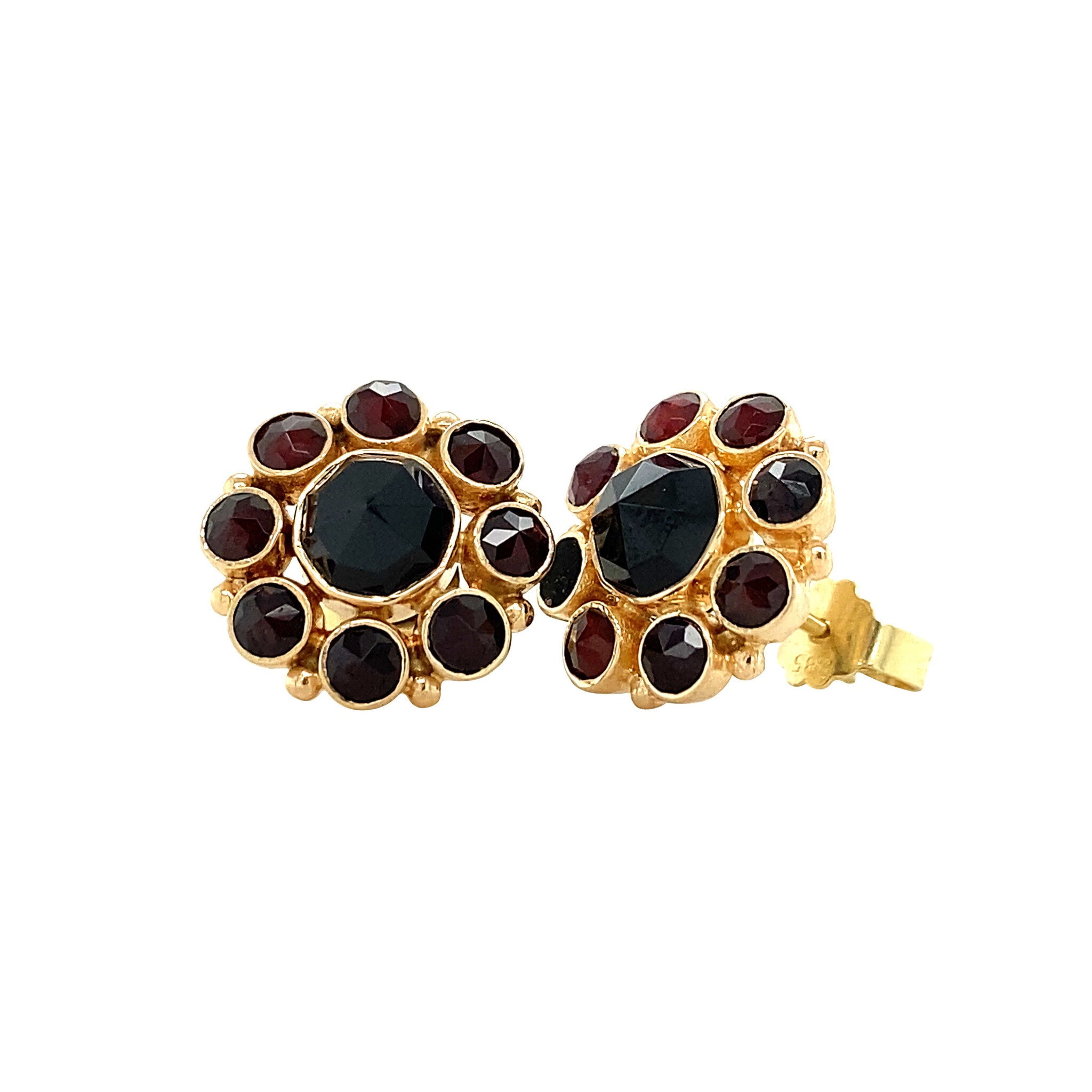 Gold entourage ear studs with garnet 14 krt
