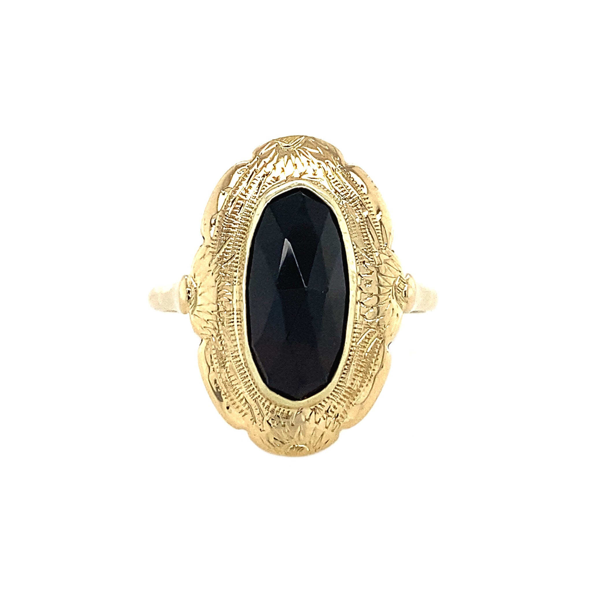 Gold ring with garnet, 14 kt
