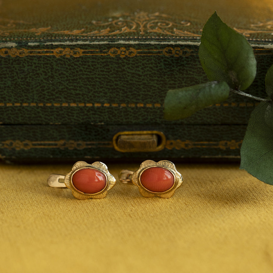 Vintage gold drop earrings with blood coral, 14 kt