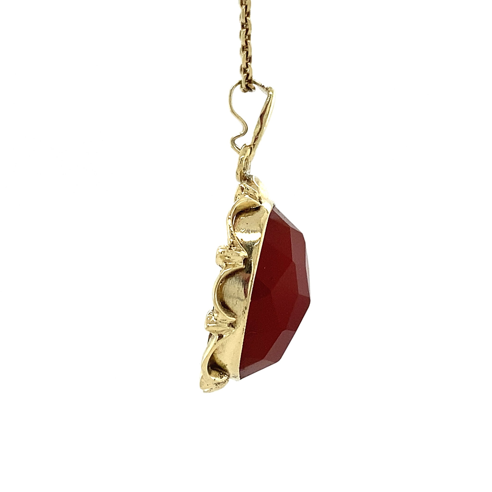Gold pendant with carnelian 14 kt