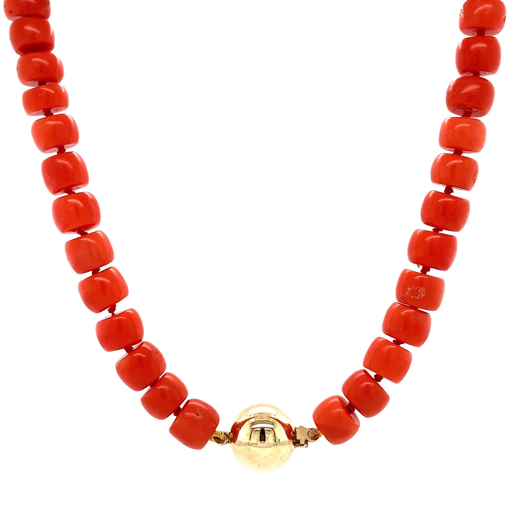 Blood coral necklace with gold clasp 14 krt