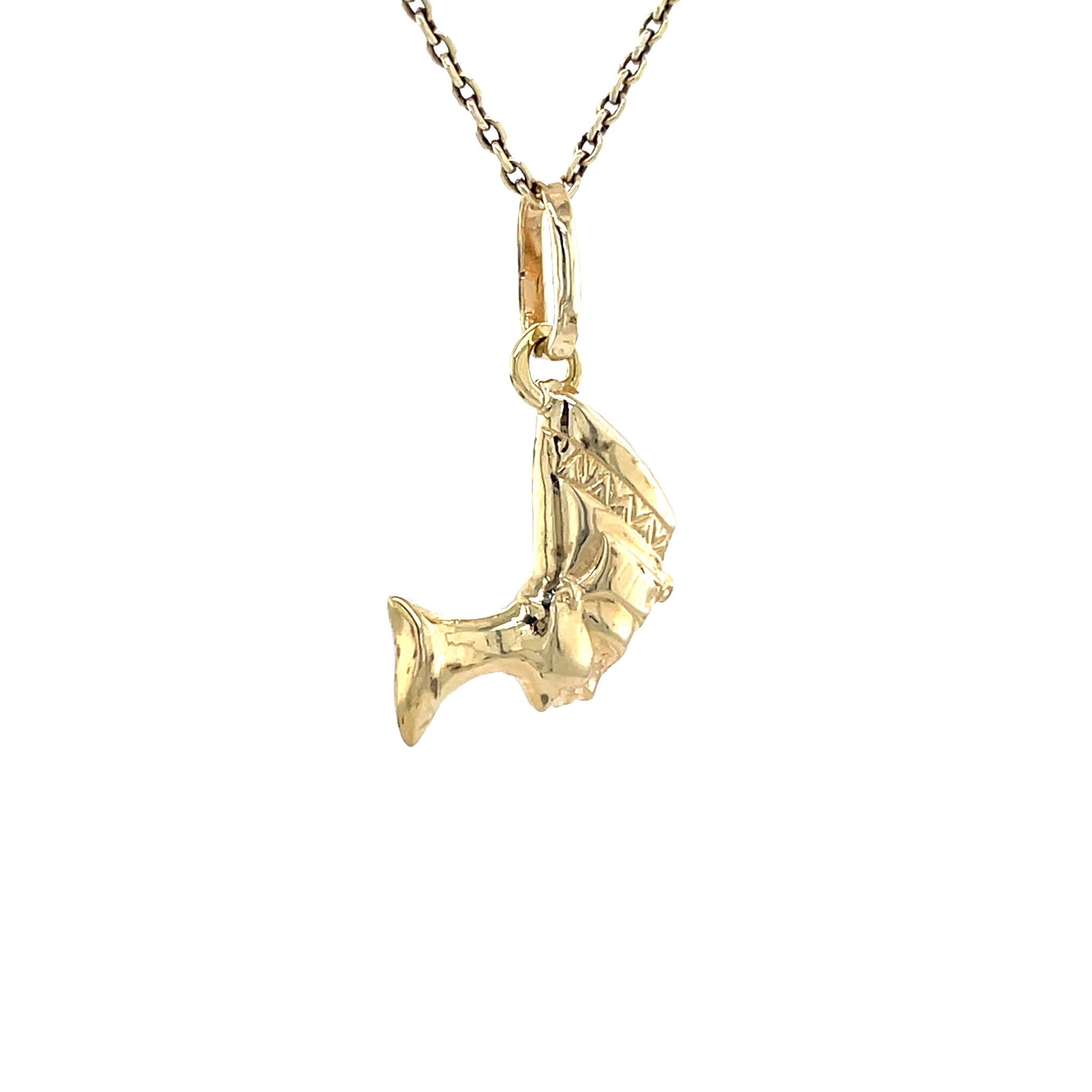 Golden vintage Nefertiti pendant 14 kt
