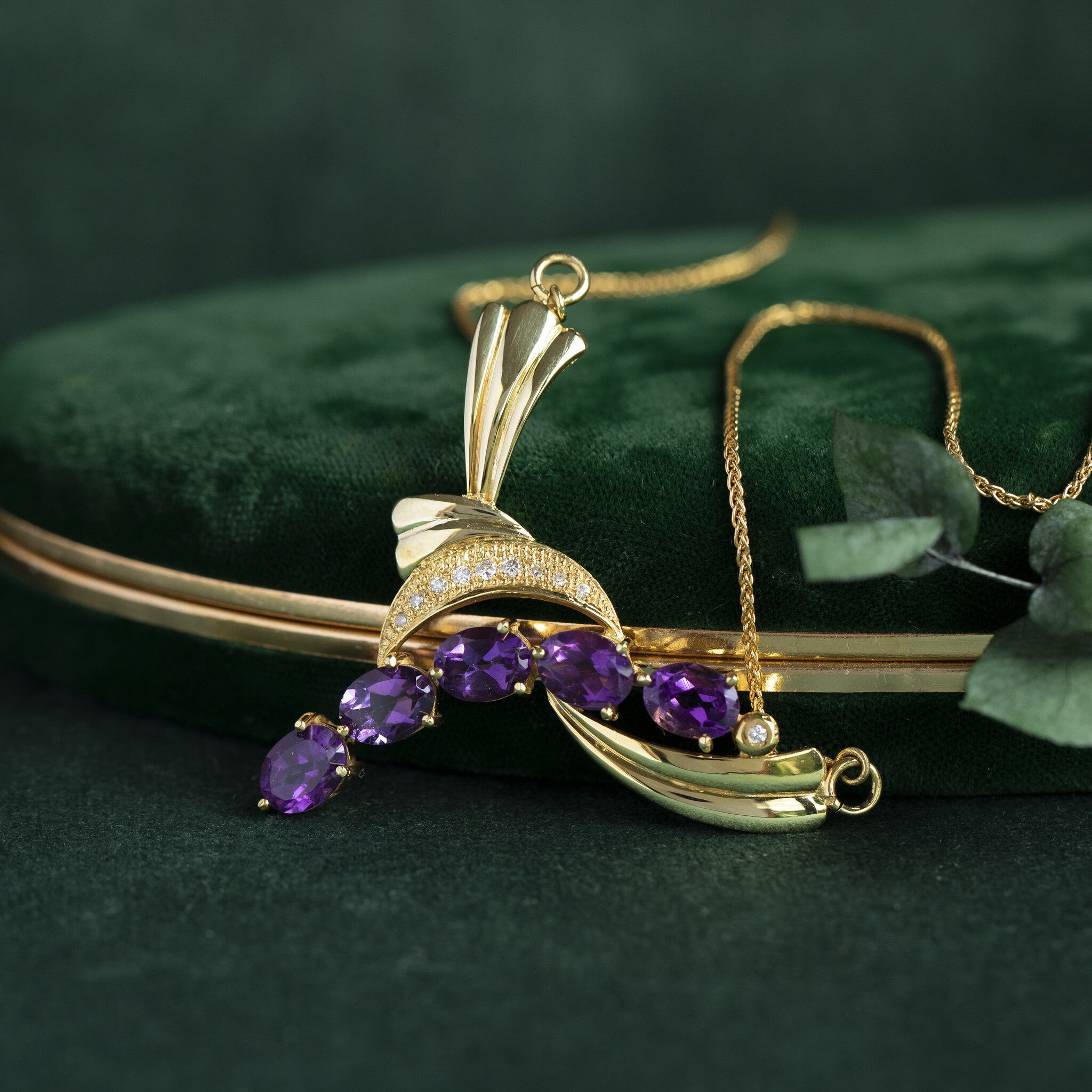 Collier met diamant en amethist hanger 12 krt