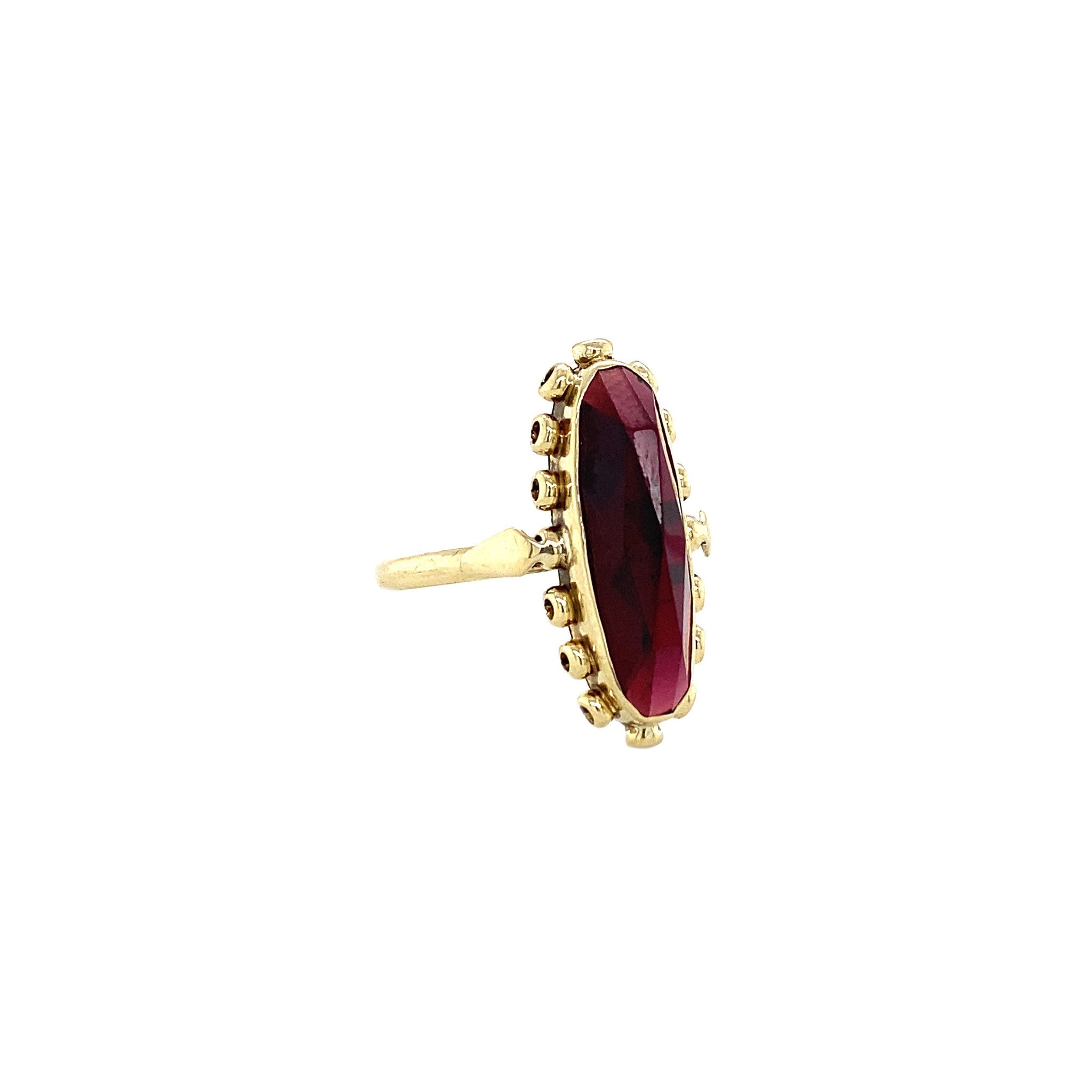 14 kt gold ring with garnet