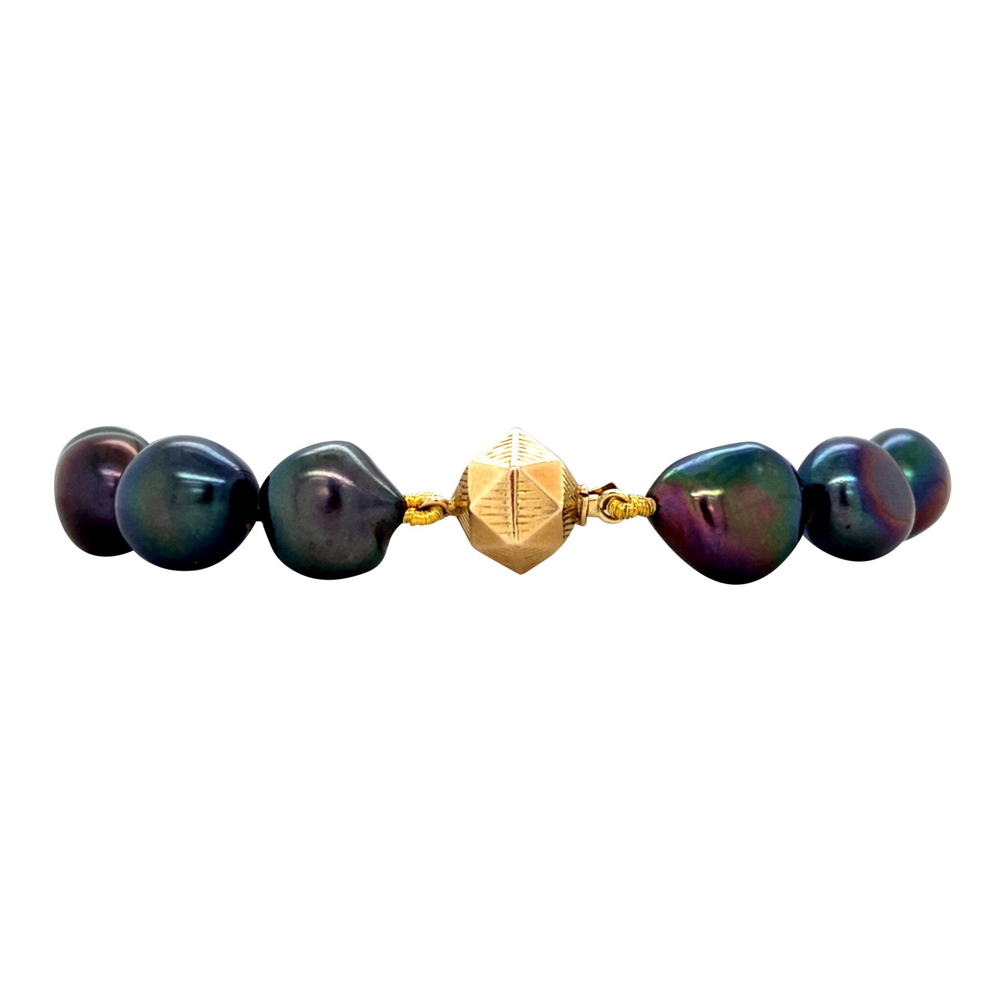 Vintage pearl bracelet with 14 kt gold clasp