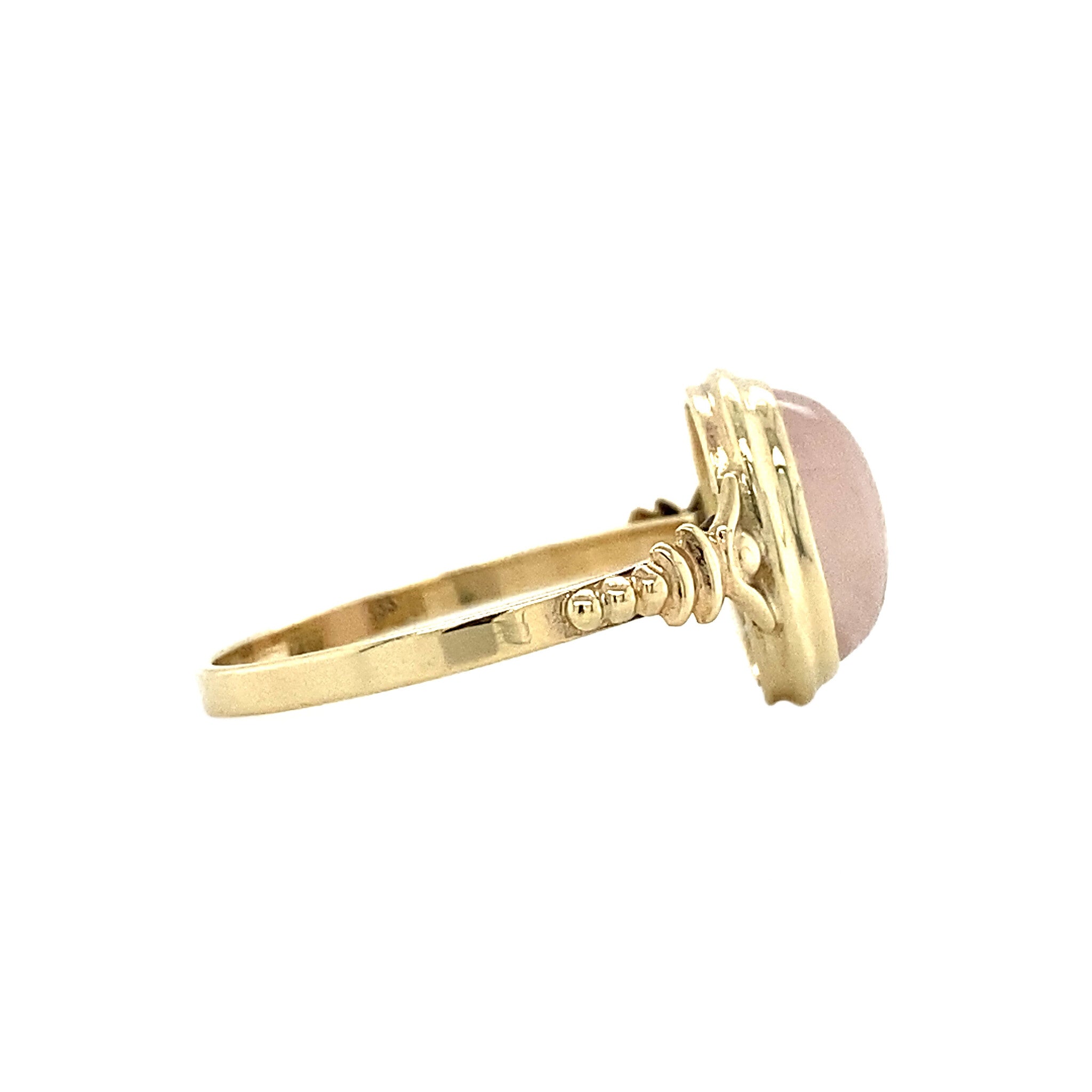 Ring with rose quartz, 9 kt