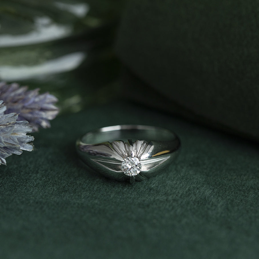 Vintage white gold diamond ring, 14 kt
