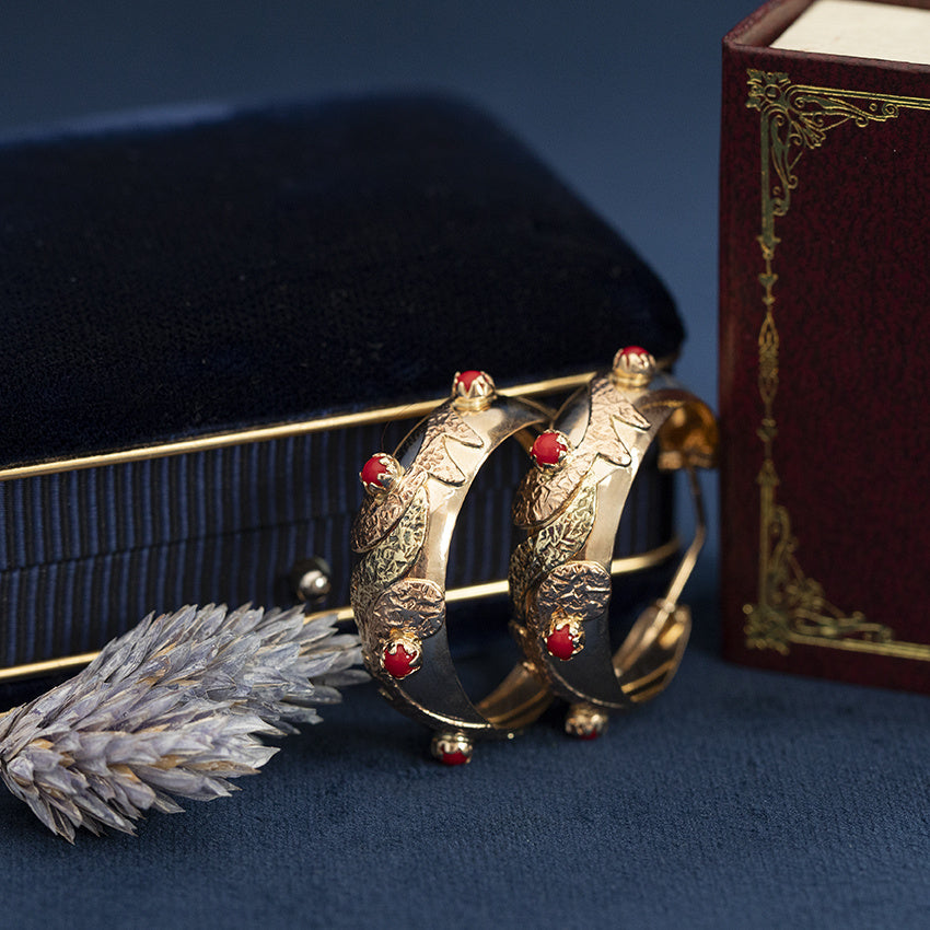 Gouden vintage oorringen met kleursteen 14 kt