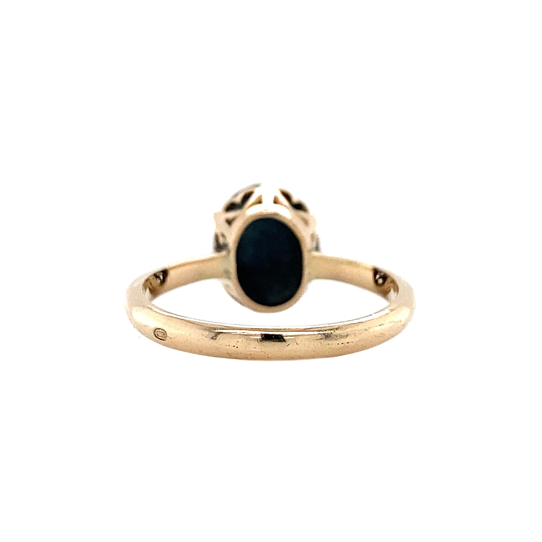 Gold ring with star sapphire 14 kt